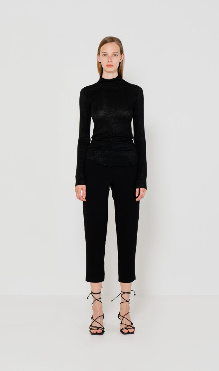 Black second skin wool blouse
