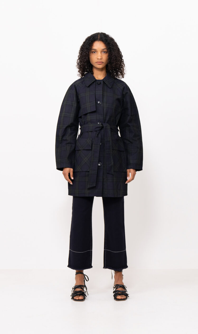 Navy-check curved sleeve coat