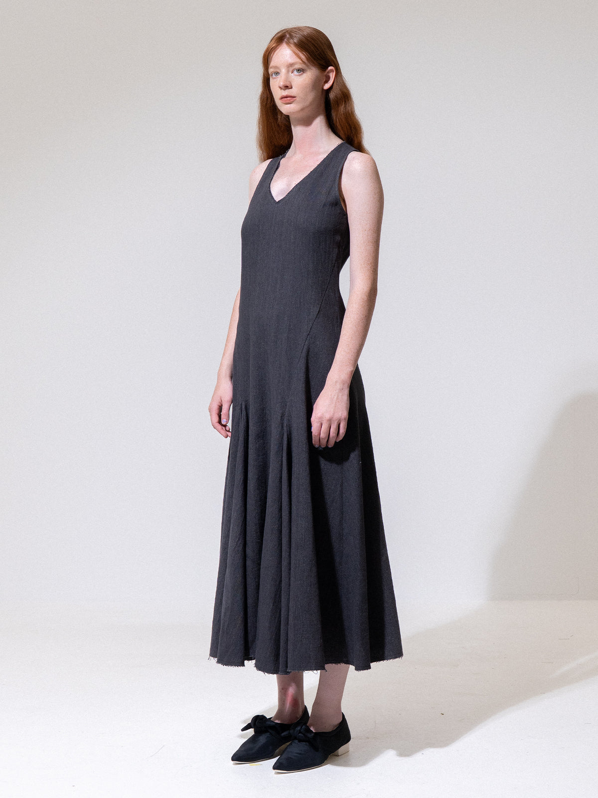 Black Sleeveless Darted Skirt Dress