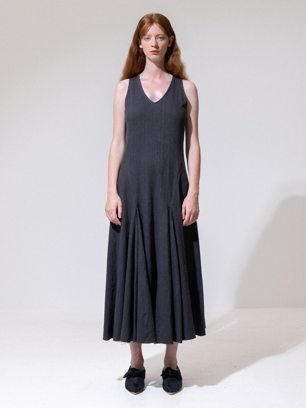 Black Sleeveless Darted Skirt Dress